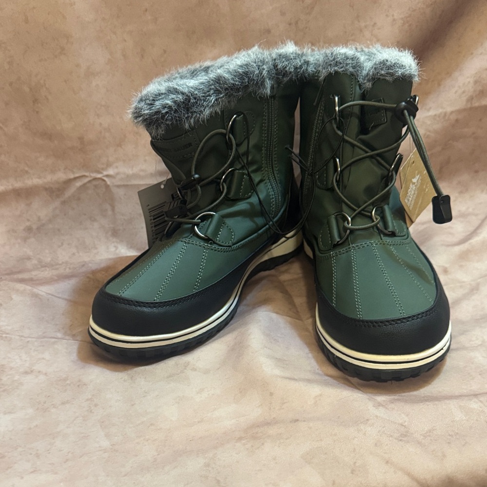 Eddie Bauer Women’s Winter Booties